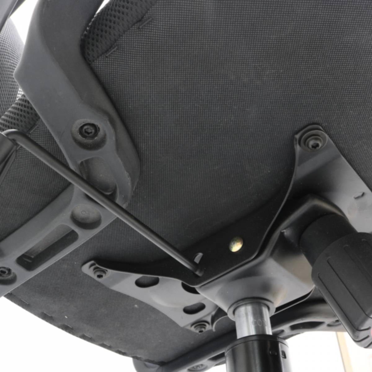 ML-805 EXECUTIVE TASK CHAIR LOW BACK IN BLACK COLOR (THE NOVEN) - Image 6