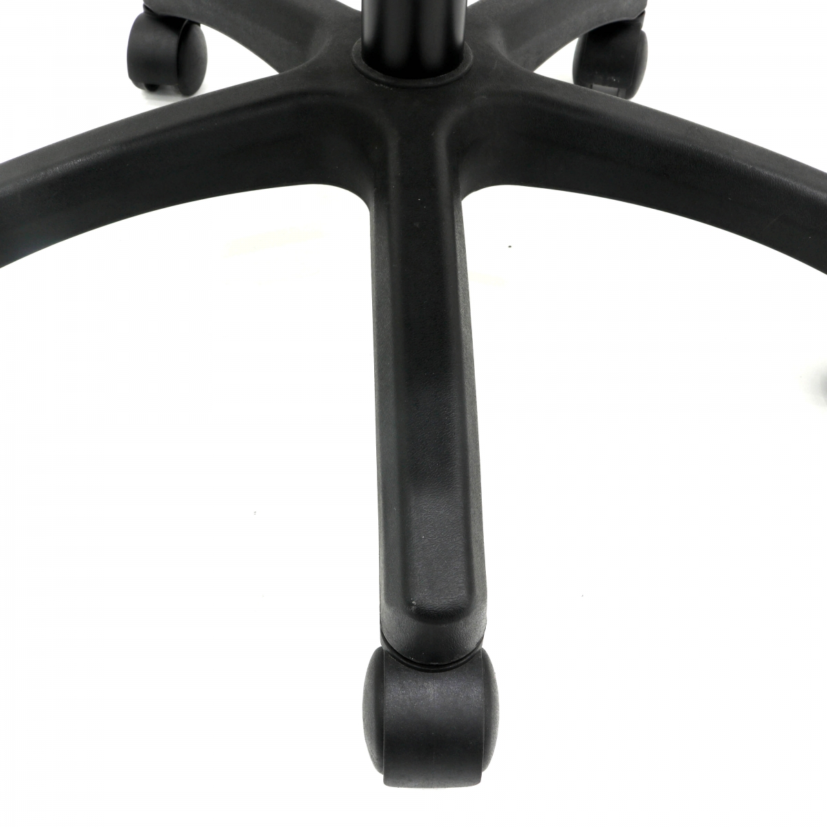 ML-806 EXECUTIVE TASK CHAIR LOW BACK IN BLACK COLOR (THE TAREA) - Image 5