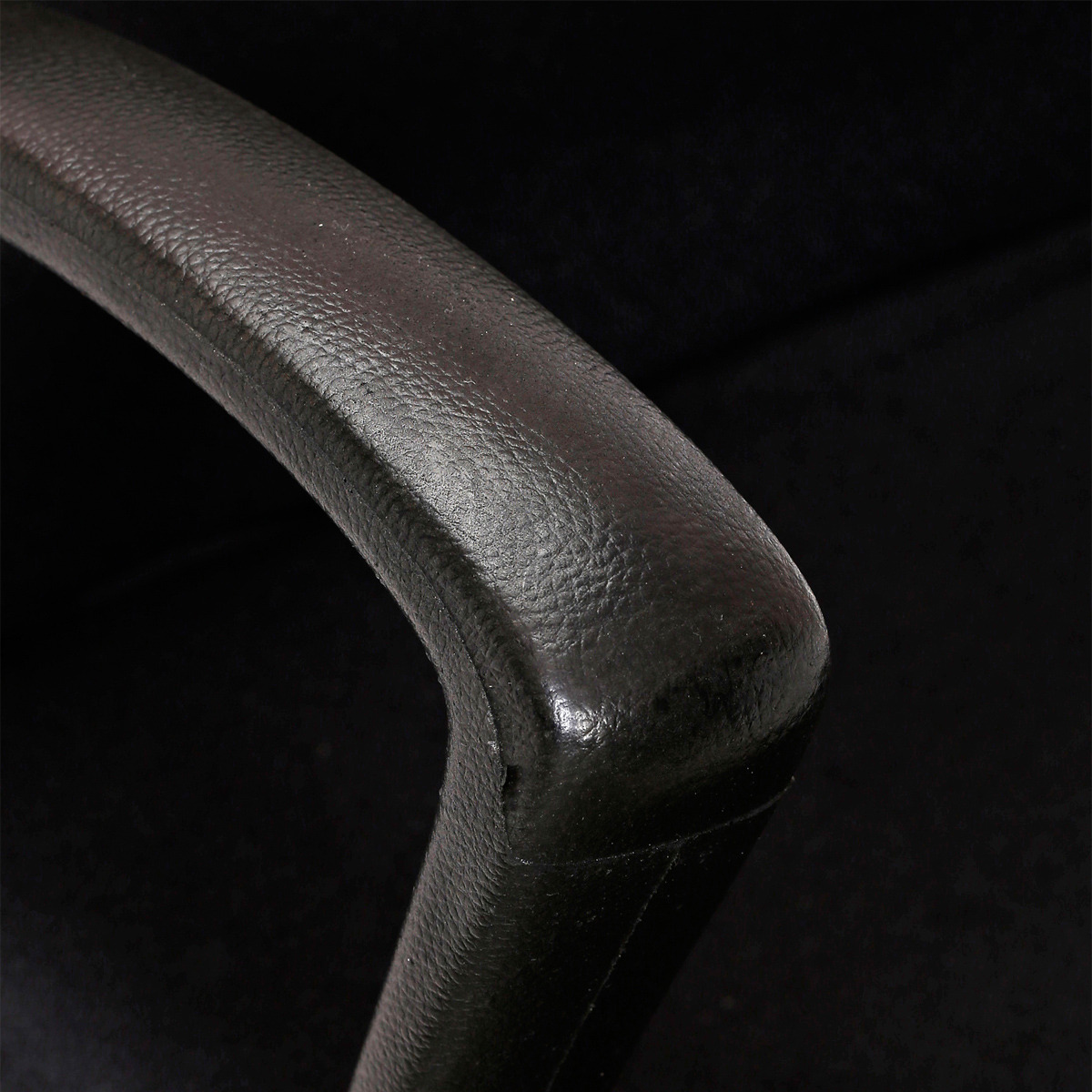 ML-1033-Low Back Mesh Fabric Black Color Conference Room Chair - Image 6