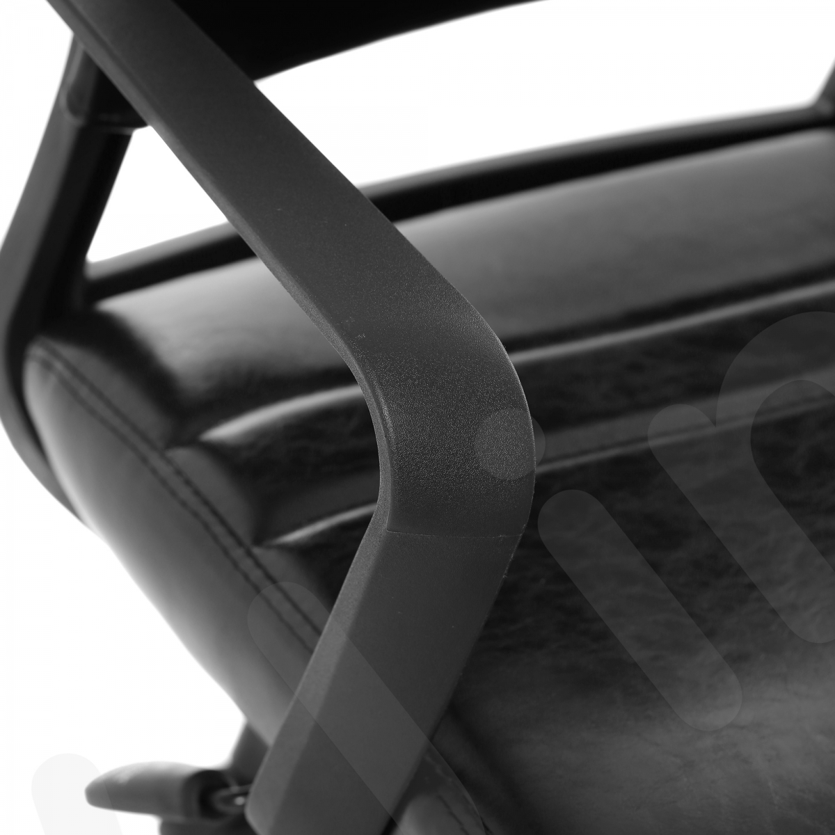 ML-816 Low Back glossy Leatherette Black Visitor Chair - Image 3